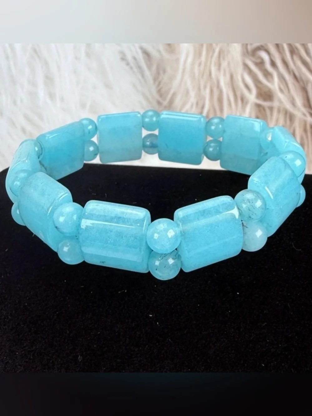 Gorgeous, weighted blue stone stretch costume bracelet